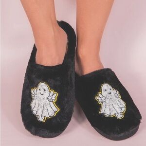 Simply Southern fuzzy comfy peaceful ghost slippers with rubber-grip soles - NWT